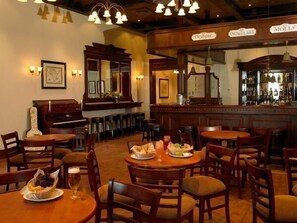 Serves lunch and happy hour