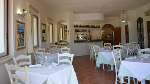 Dining - La Palma (San Teodoro)