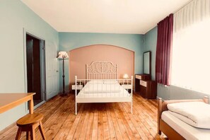 Caja de seguridad en la habitación y sistema de insonorización