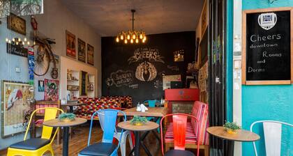 Cheers Midtown Hostel