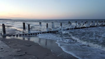 Una spiaggia nelle vicinanze