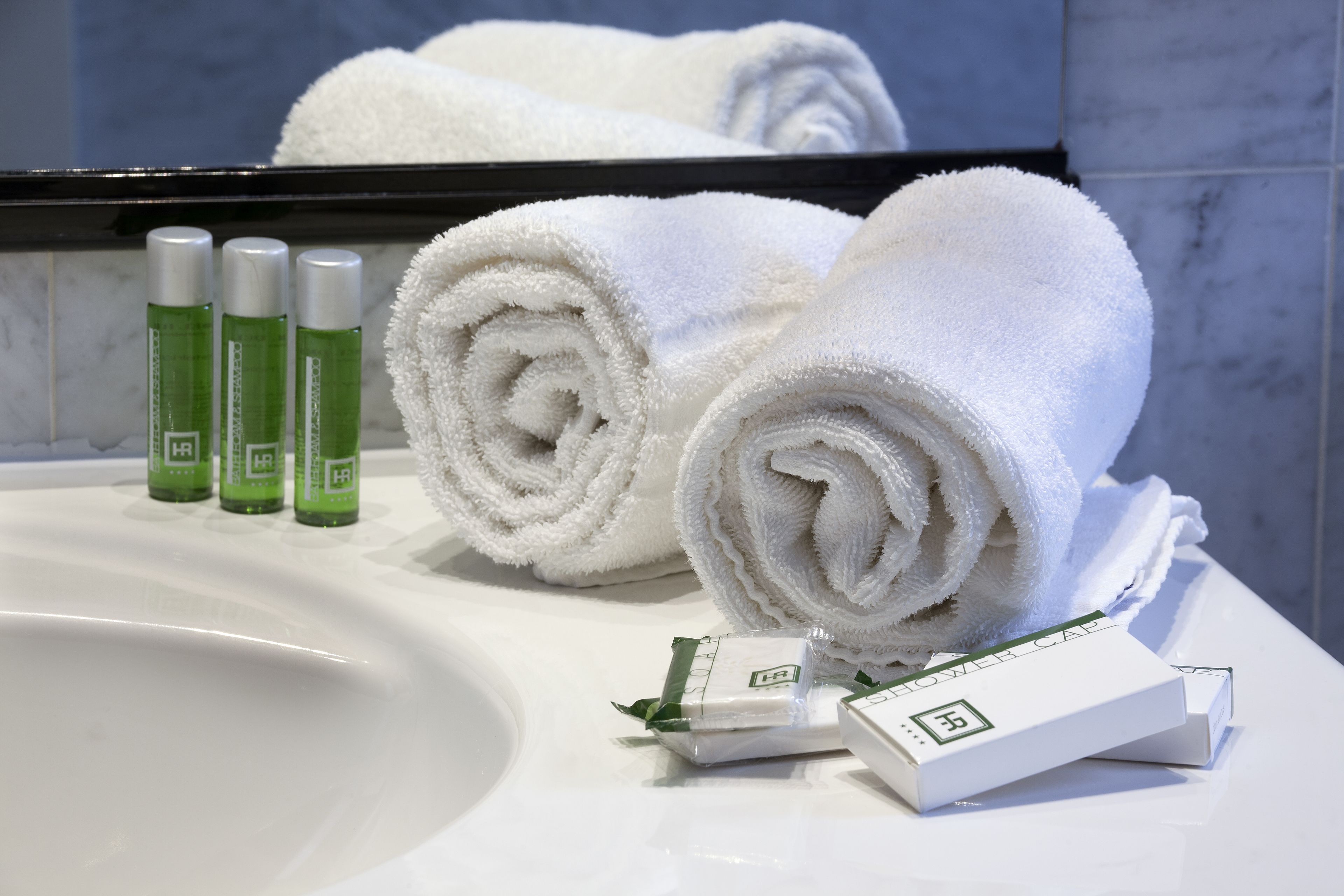 economy single room | bathroom | shower, free toiletries, hair dryer, bidet