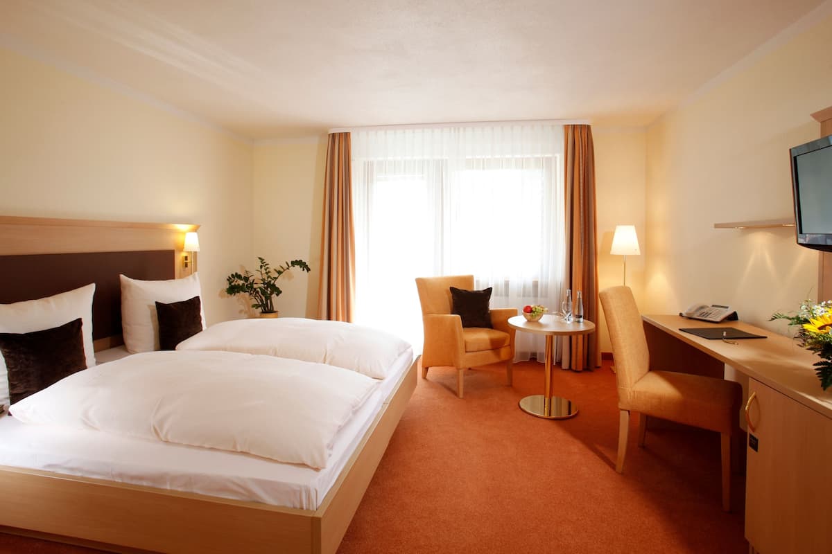 premium bedding, minibar, in-room safe, individually decorated