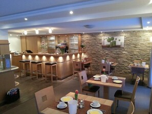 Free daily buffet breakfast