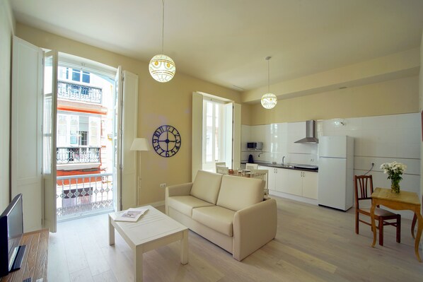 Apartment, 1 Bedroom | Living room