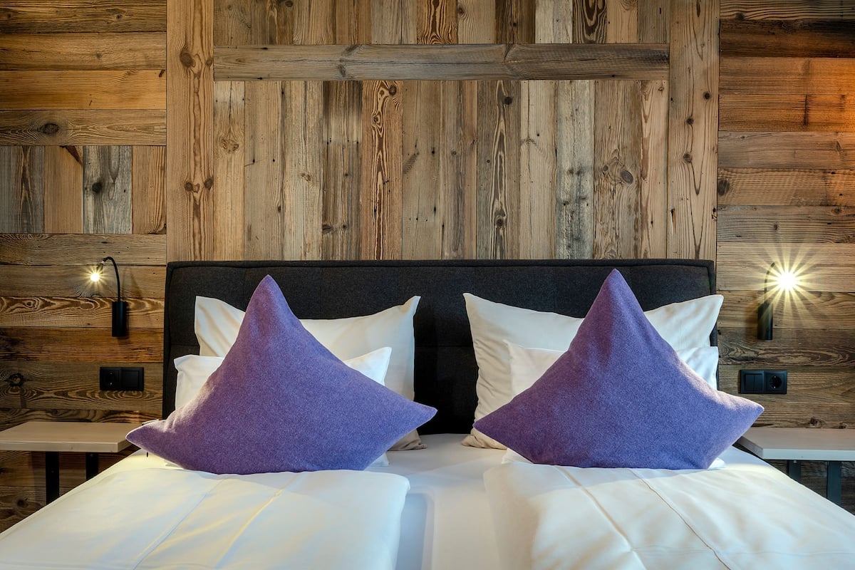 Chambre Double | Literie hypoallergénique, coffres-forts dans les chambres