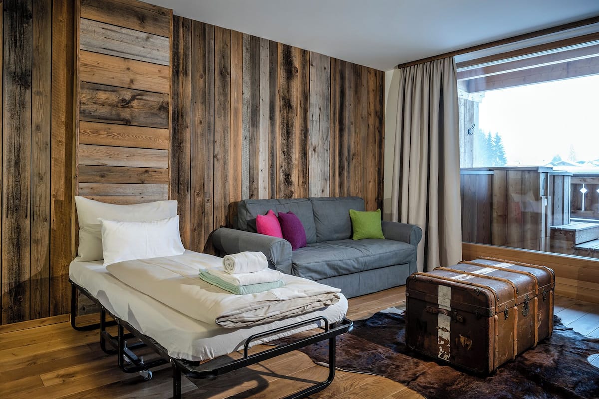 Room | Hypo-allergenic bedding, in-room safe, individually decorated