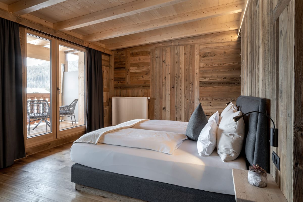 quadruple room | 2 bedrooms, hypo-allergenic bedding, in-room safe