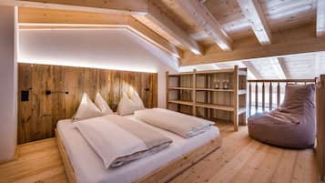 Quarto quádruplo | 2 quartos, roupas de cama antialérgicas, cofres nos quartos