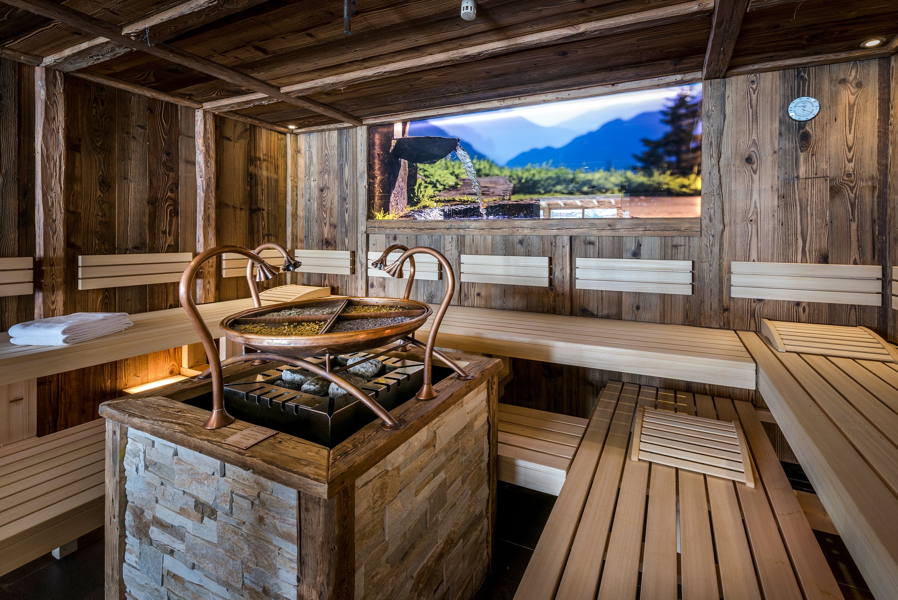 sauna, steam room, body treatments, aromatherapy, hot stone massages