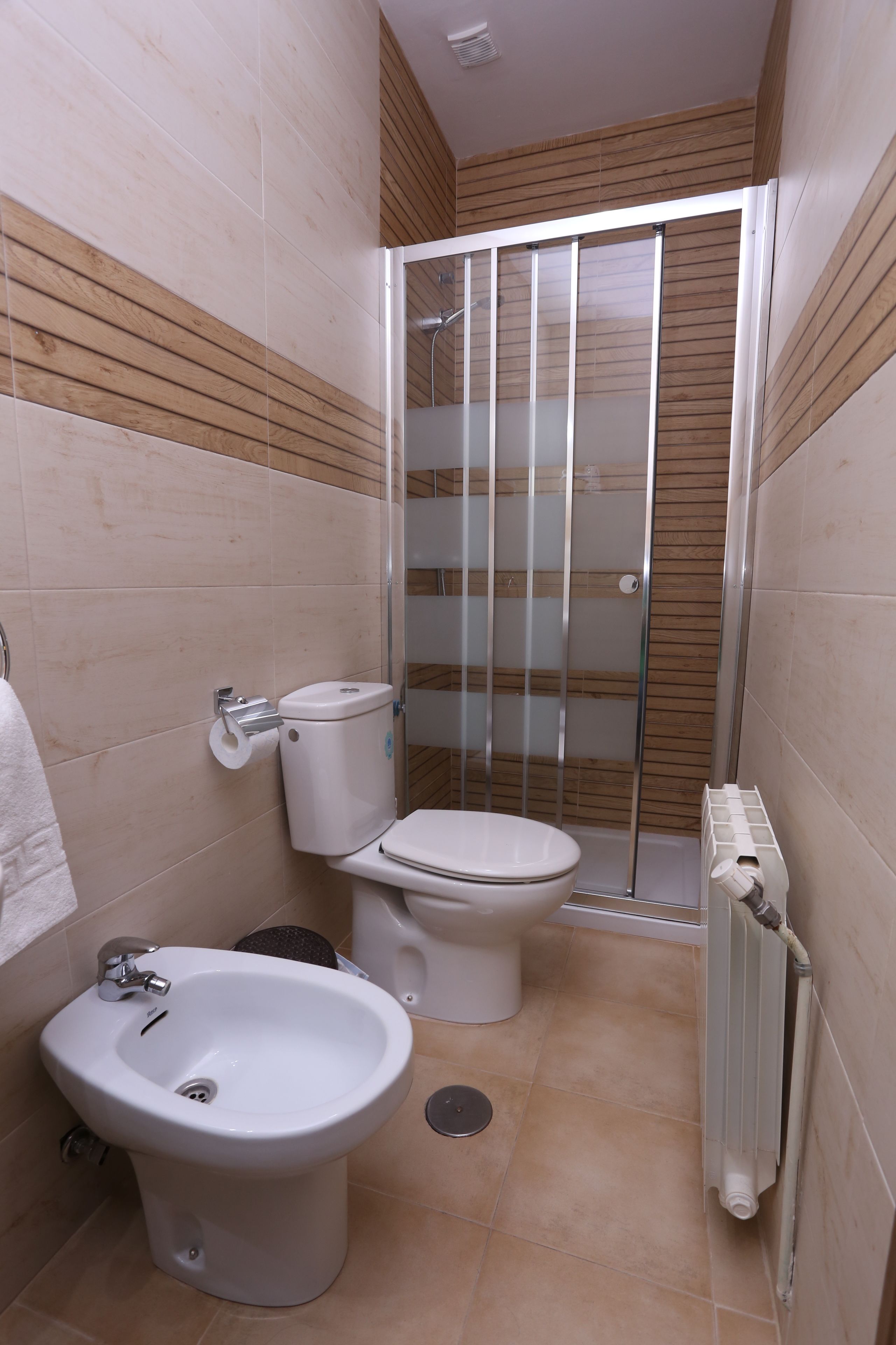 standard double room, city view | bathroom | free toiletries, hair dryer, bidet, towels