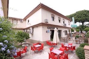 Outdoor dining - Hotel Andalucía (Ronda)