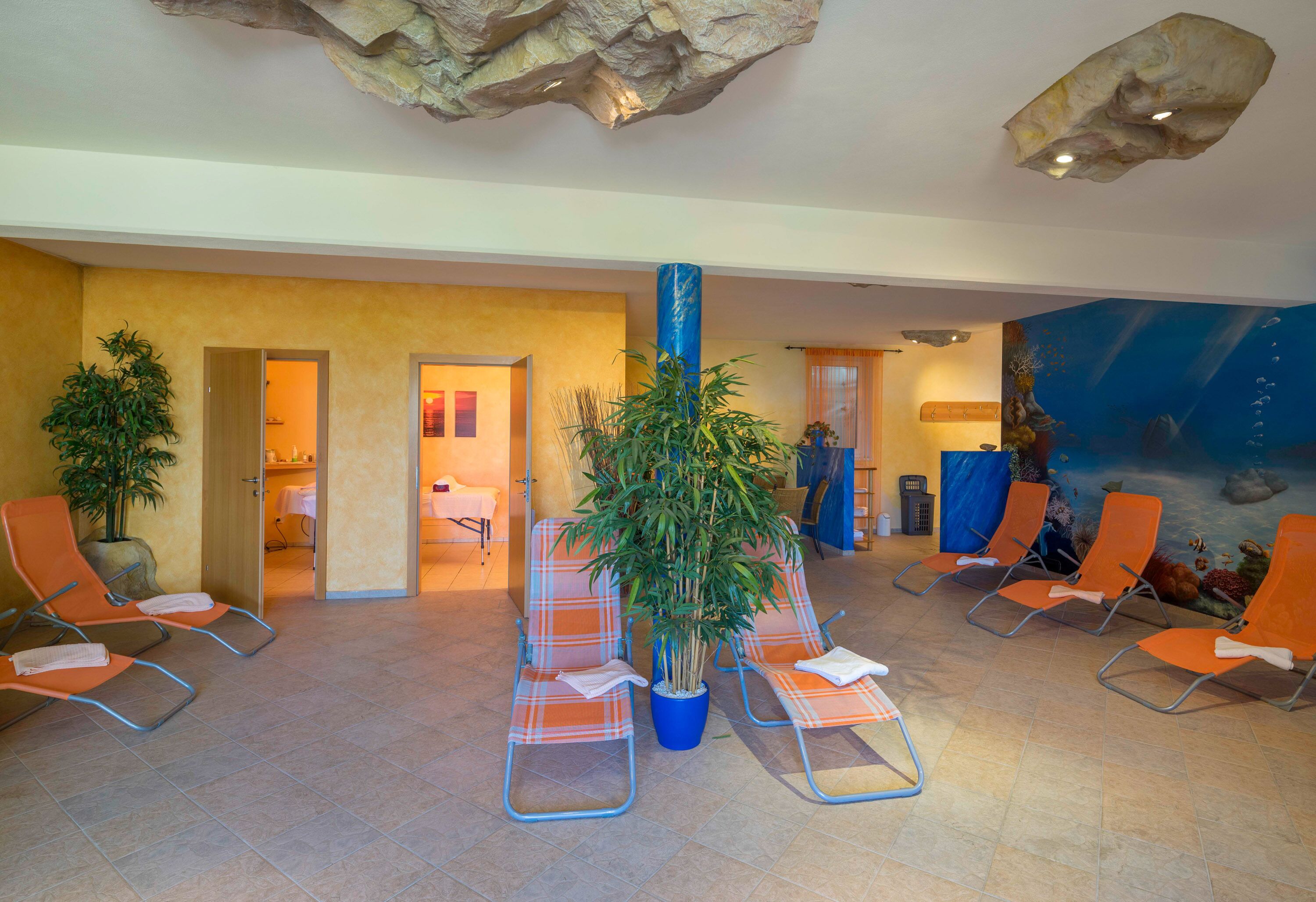 sauna, 1 treatment room, manicures and pedicures, massages