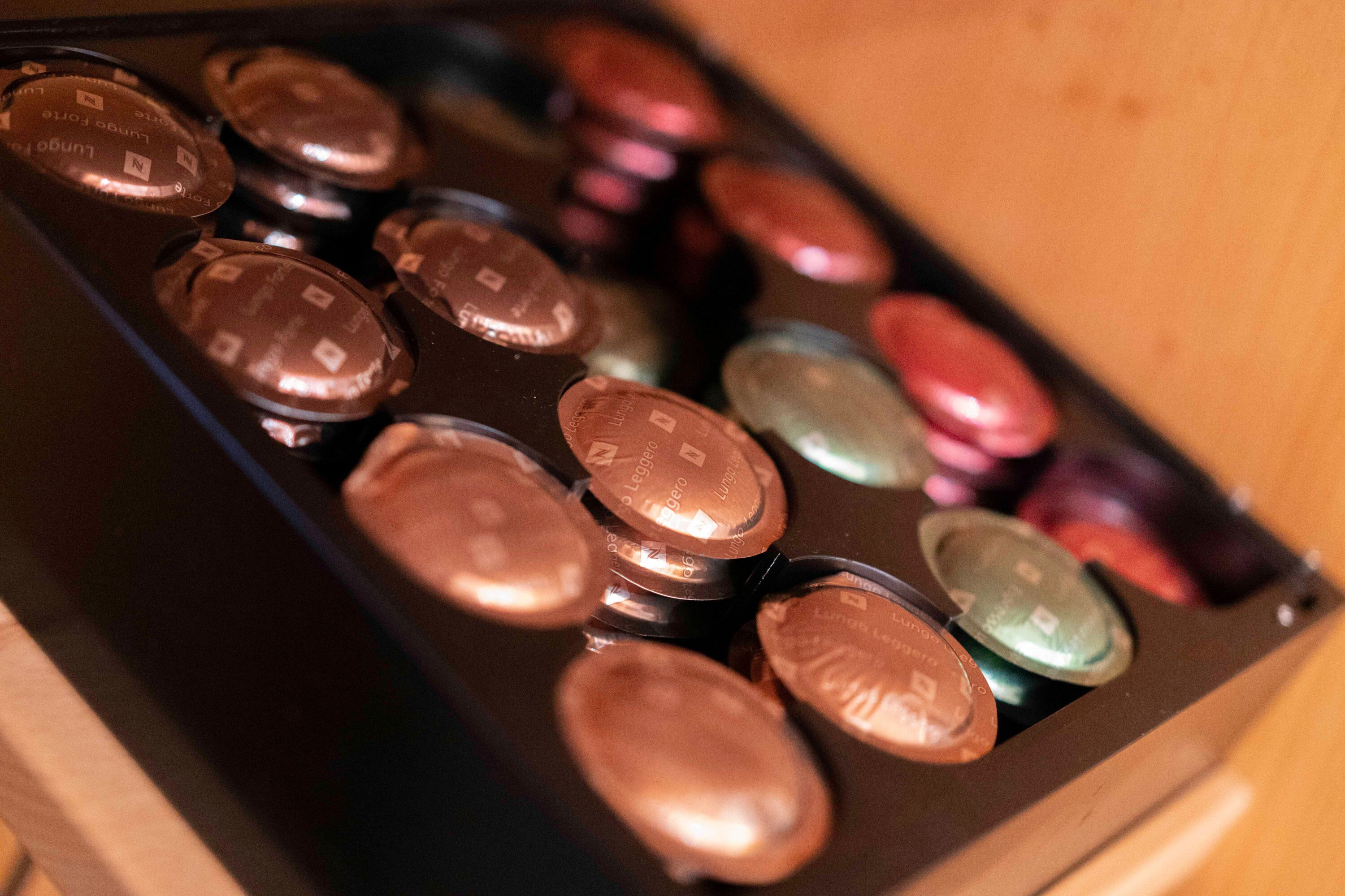 Una caja de bombones de chocolate.