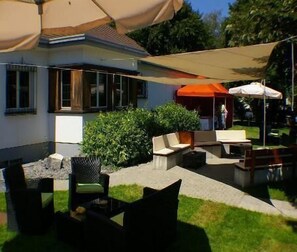 Terrace/patio - Hotel & Gasthaus die Perle (Perlen)