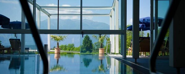 Indoor pool, outdoor pool, open 8 AM to 8 PM, pool umbrellas - Landhotel Moerisch (Seeboden)