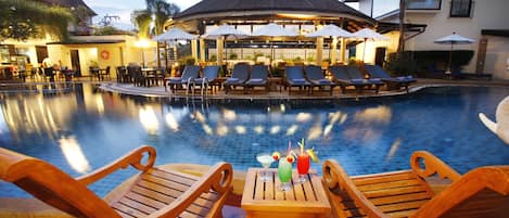 Outdoor pool, pool umbrellas, sun loungers