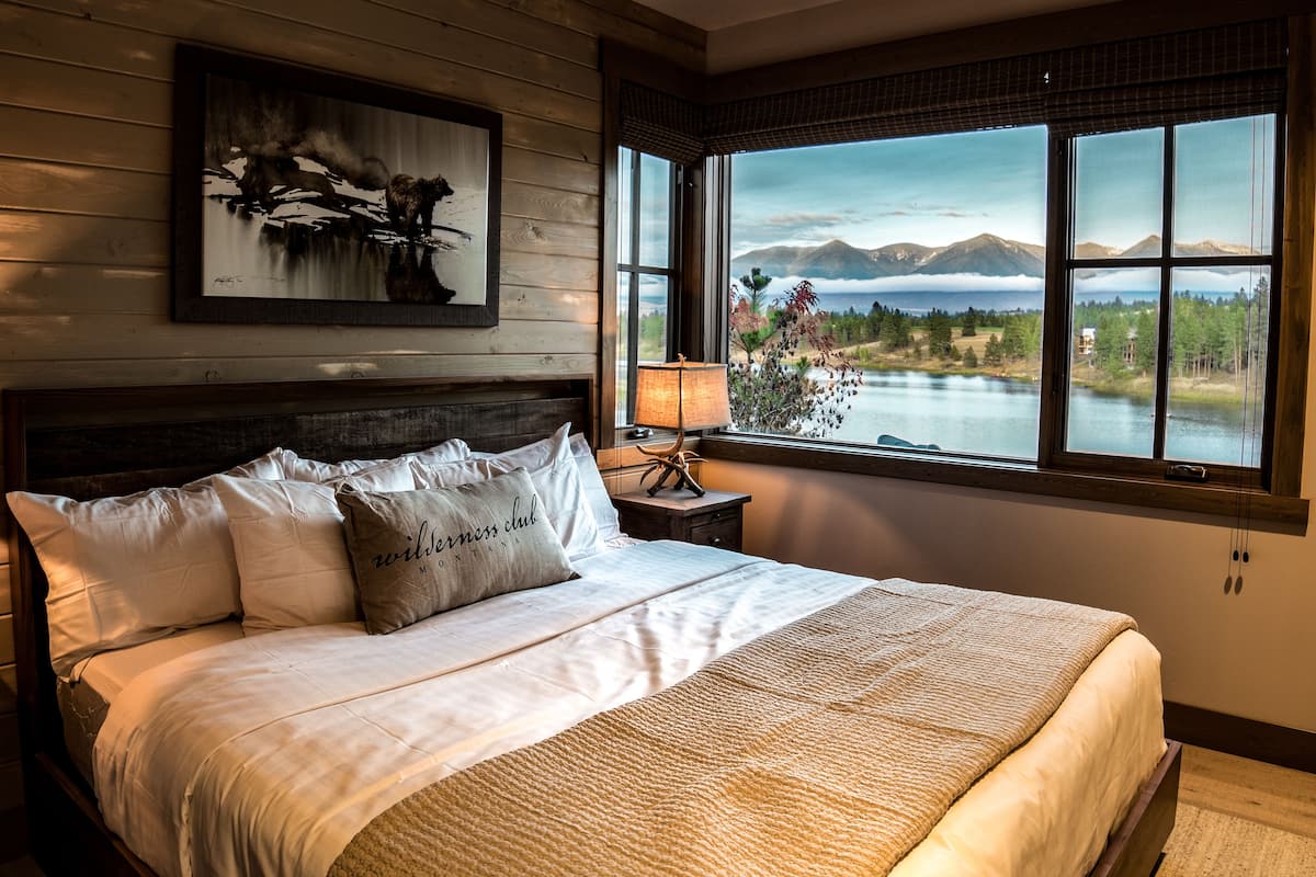 2 bedrooms, premium bedding, individually decorated