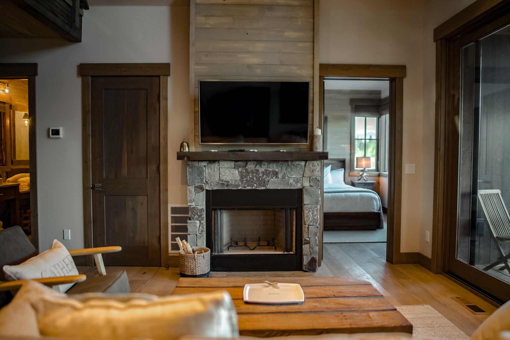 cottage 1302 | living area | 36-inch flat-screen tv with cable channels, tv