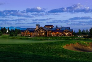 Courtyard - Wilderness Club (Eureka)