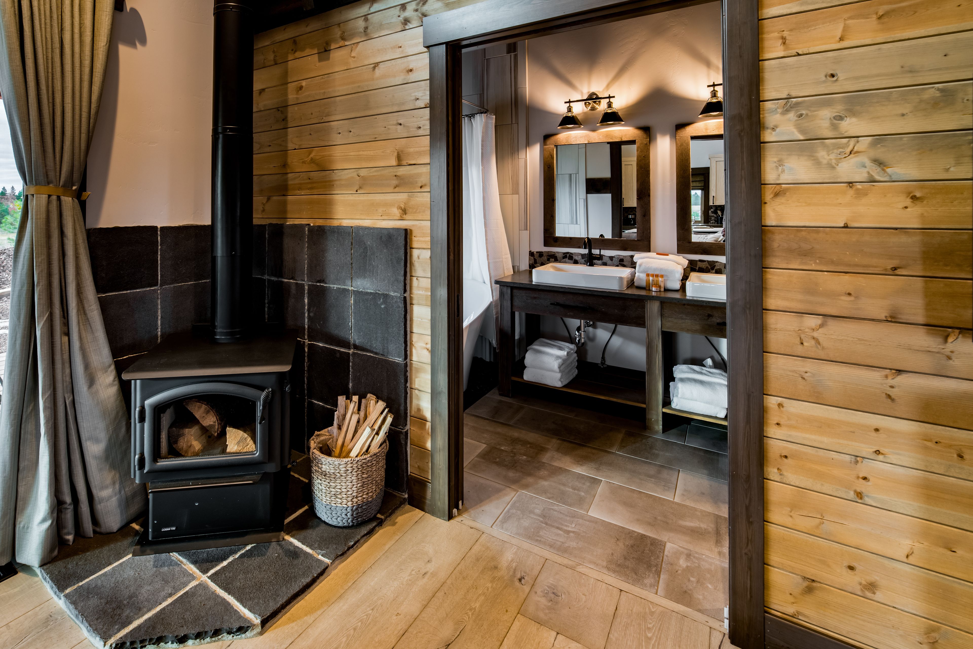 cottage 1224 | living area | 36-inch flat-screen tv with cable channels, tv