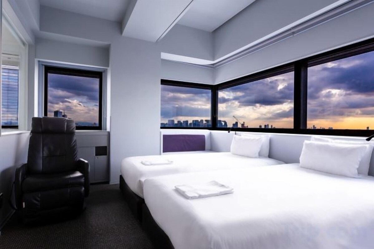 In-room safe, desk, soundproofing, free WiFi
