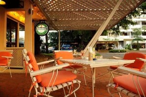 Dining - Nomads De Moc, Bangkok (Bangkok)