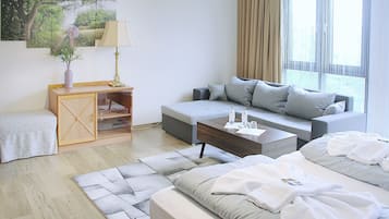 Hochwertige Bettwaren, Pillowtop-Betten, Schreibtisch