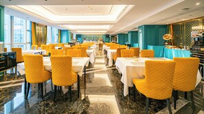 Frokost, lunsj og middag serveres