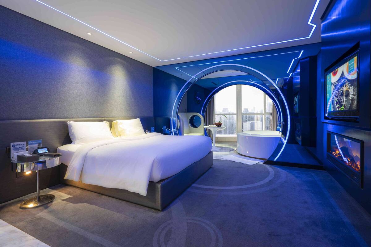 Deluxe King Room (Digital Style Room) | Premium bedding, pillowtop beds, minibar, in-room safe