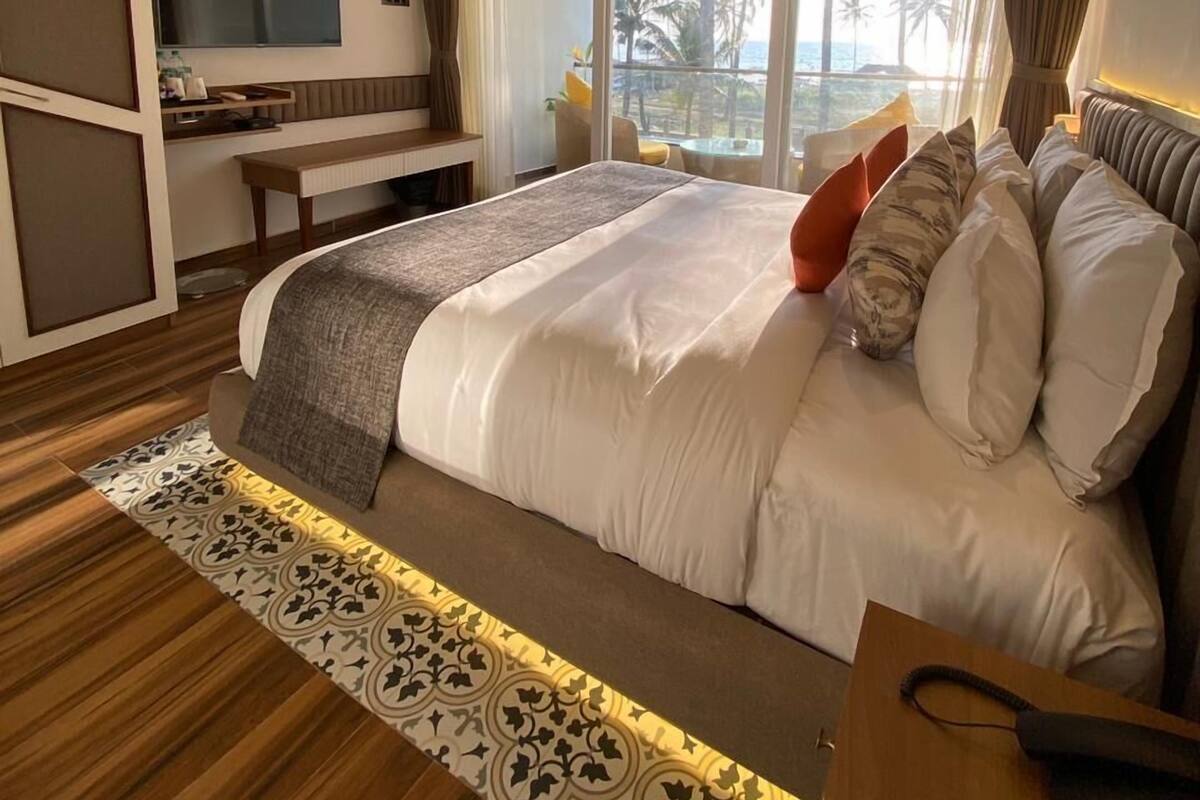 Down duvets, in-room safe, individually decorated