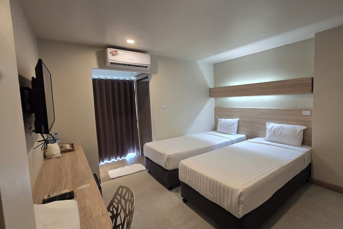 Deluxe room (Building B) | WiFi (free), bed sheets