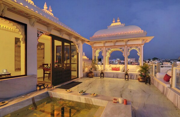UDAI SUITE | Balcony