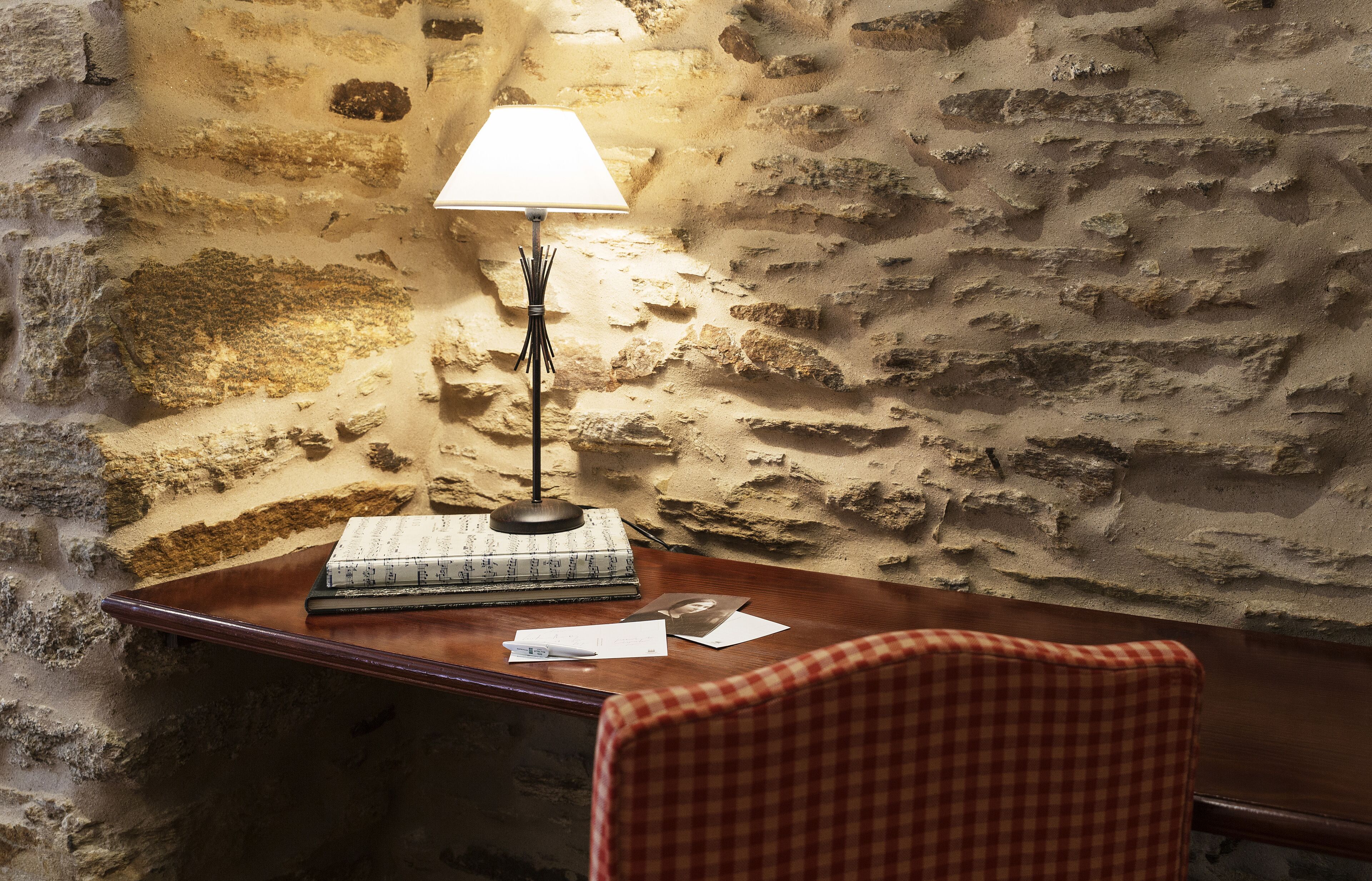 double room | minibar, in-room safe, desk, blackout curtains