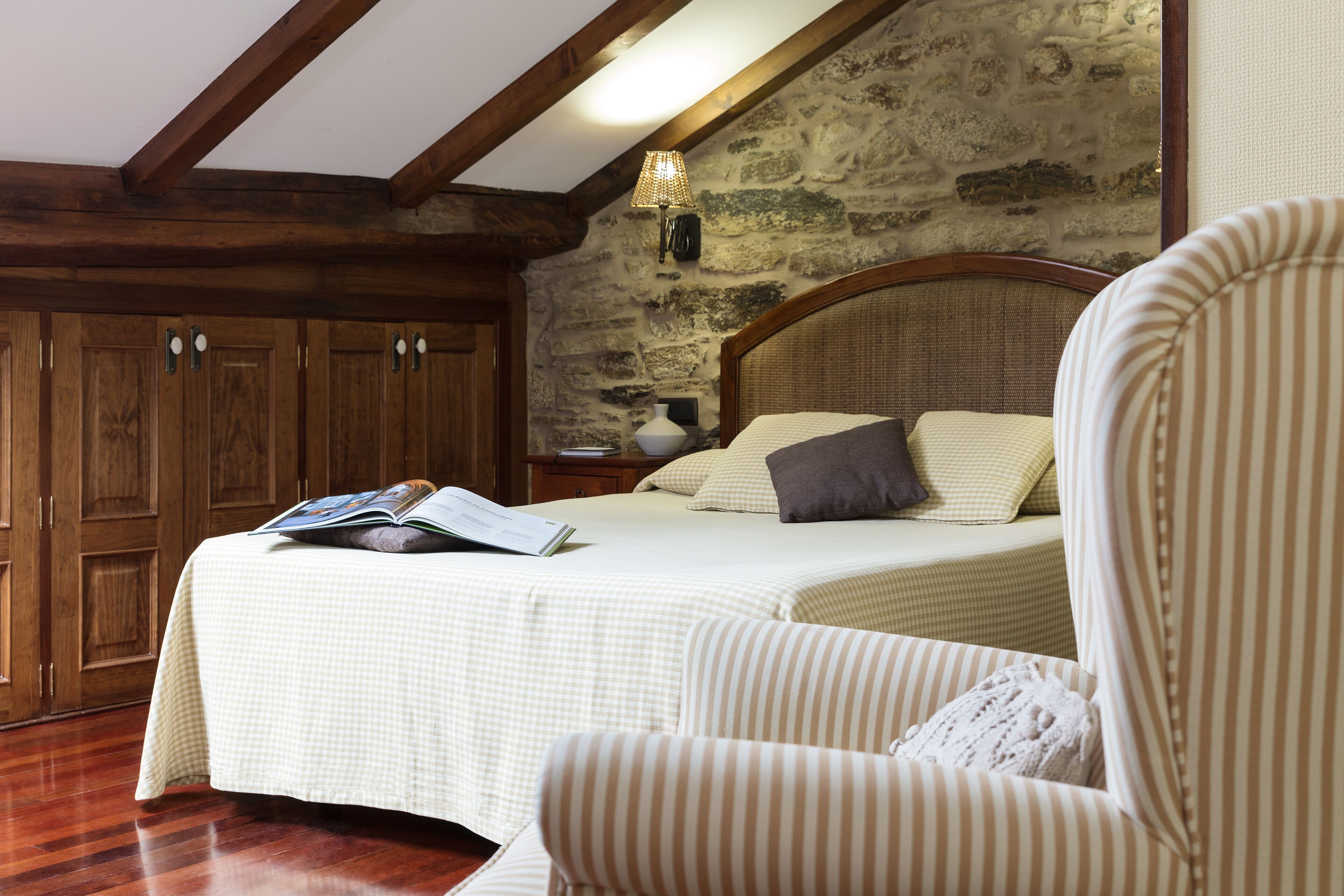 double room | minibar, in-room safe, desk, blackout curtains