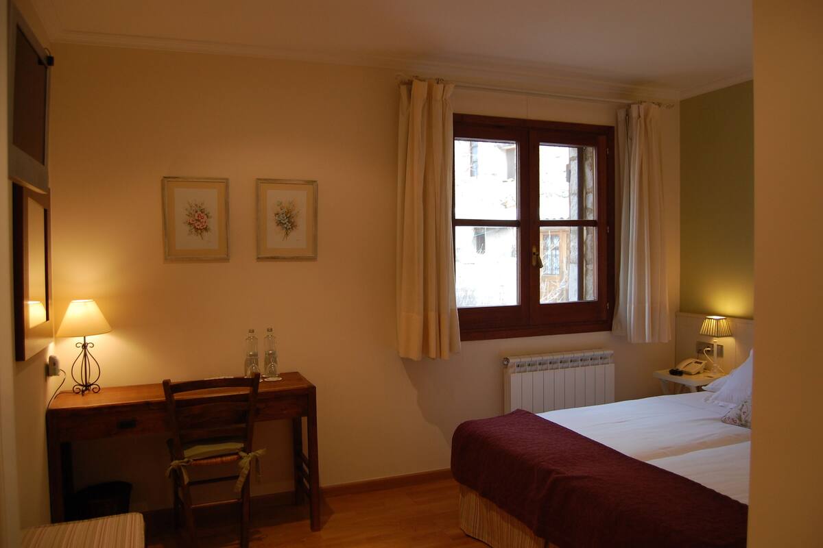 Habitación estándar con 1 cama matrimonial o 2 individuales