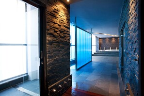 Unclassified image, 3 of 37, button - Apparthôtel et SPA Cerdanya (Bourg-Madame)