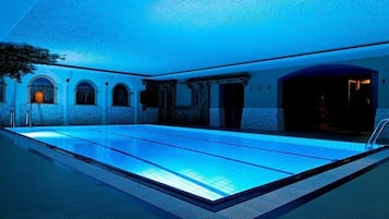 Indoor pool, pool loungers