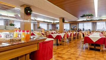 Frühstück, Mittagessen und Abendessen