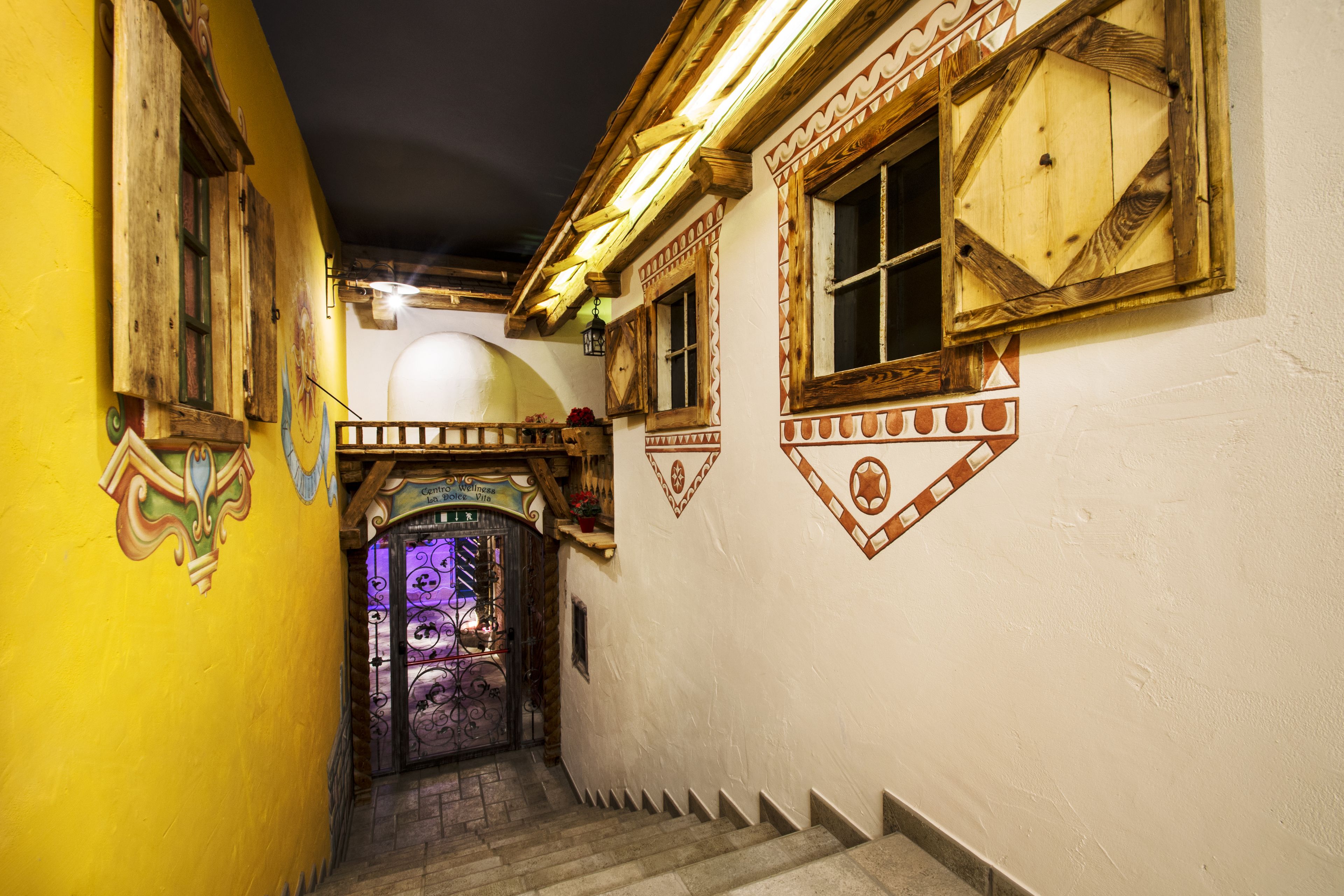 sauna, turkish bath/hammam, body treatments, body scrubs, facials