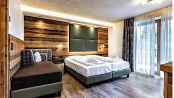 Junior Studio Suite | Down comforters, in-room safe, free WiFi