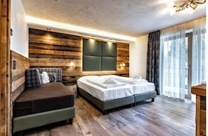 Studio Suite Junior | Selimut bulu angsa, brankas, dan Wi-Fi gratis
