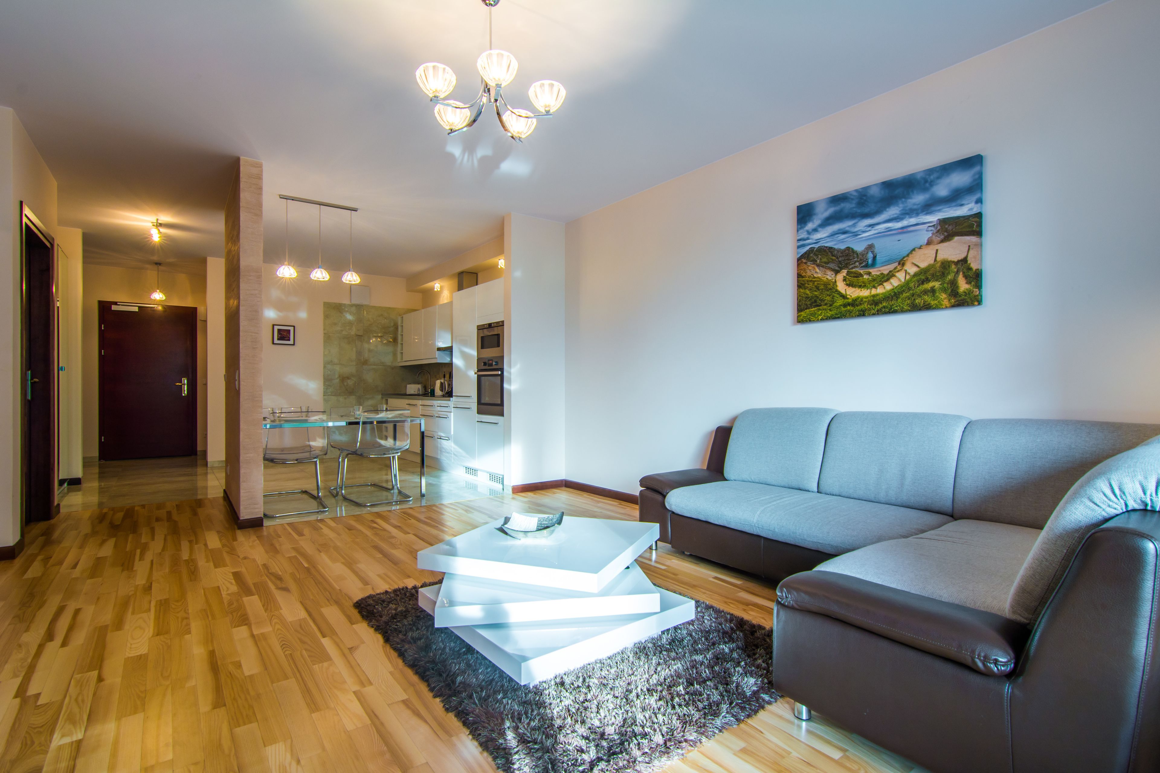 Apartemen Superior, 2 kamar tidur | Ruang keluarga | Televisi LCD 32-inci dengan saluran TV kabel dan TV