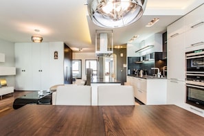 Deluxe Apartment, 2 Bedrooms | Private kitchen | Full-size fridge, microwave, oven, stovetop - Exclusive Apartments Warsaw City Centre (Warsaw)