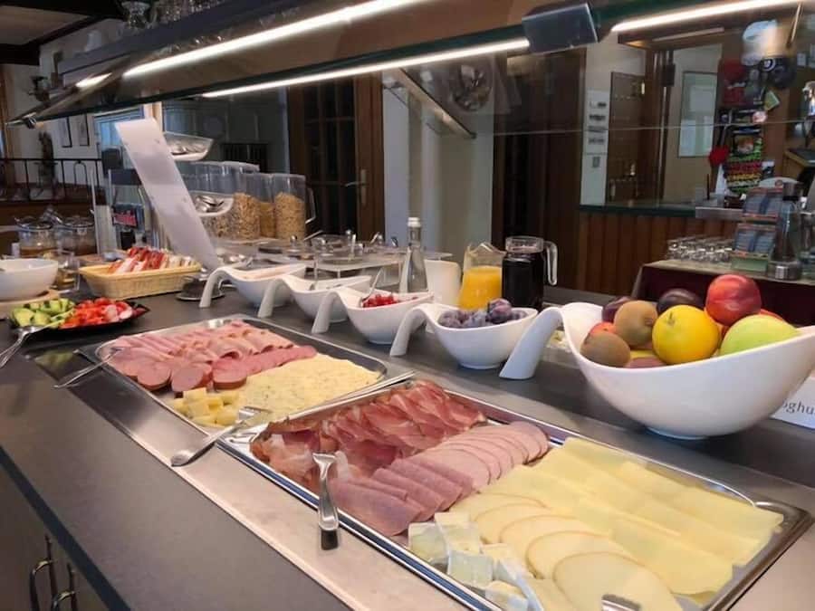 Morgenmadsbuffet mod et gebyr