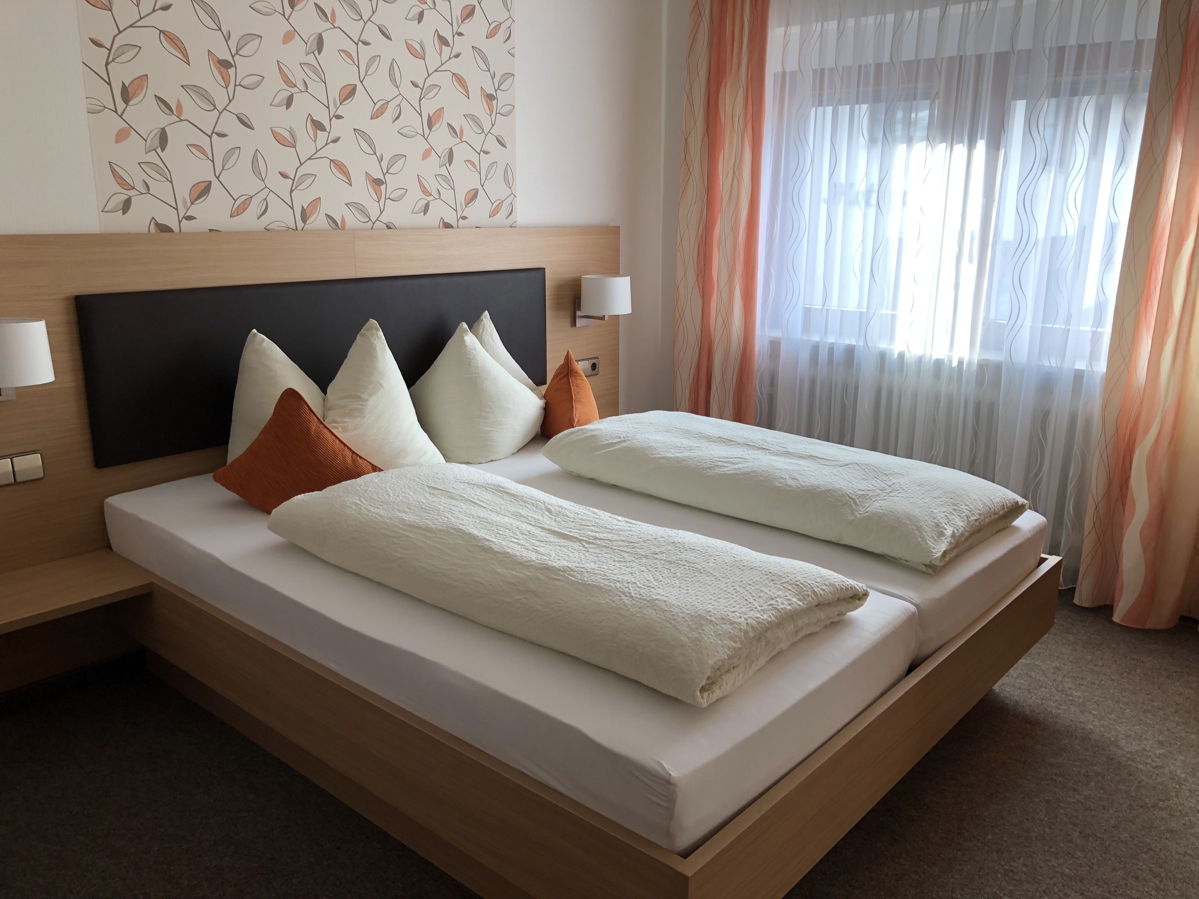 Vierbettzimmer, 1 Schlafzimmer, Bergblick | Hochwertige Bettwaren, Daunenbettdecken, Zimmersafe, Schreibtisch