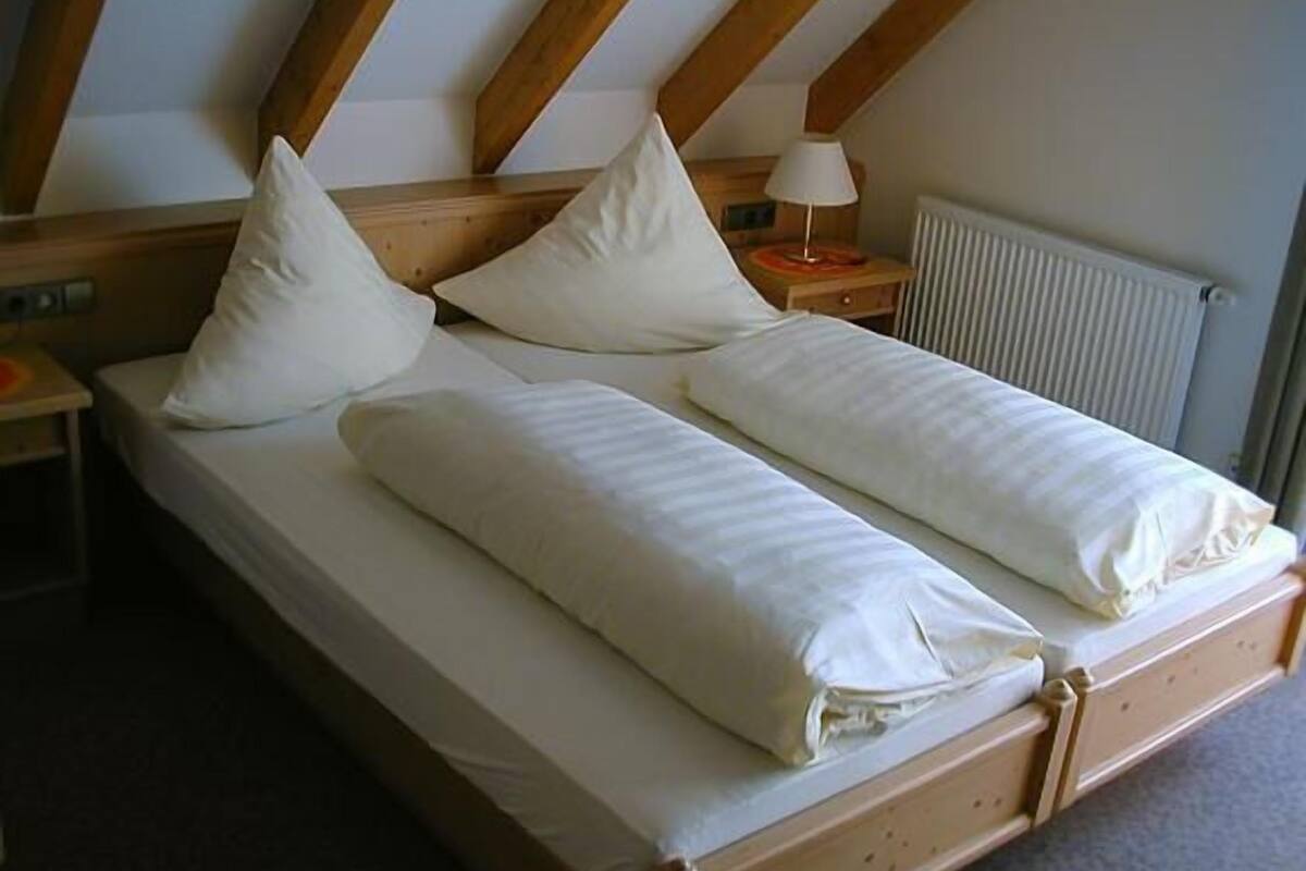 standard double room | premium bedding, down duvets, in-room safe, desk