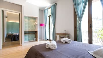 Family Room | In-room safe, individually decorated, individually furnished, desk