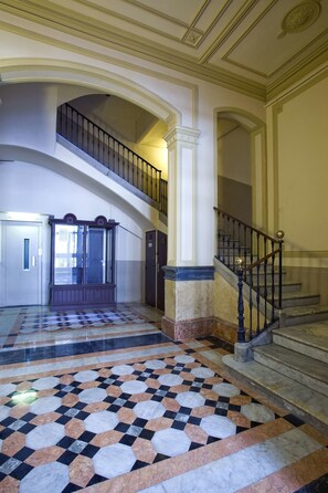 Staircase - Violeta Boutique (Barcelona)