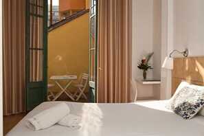View from room - Hostal Martinval (Barcelona)